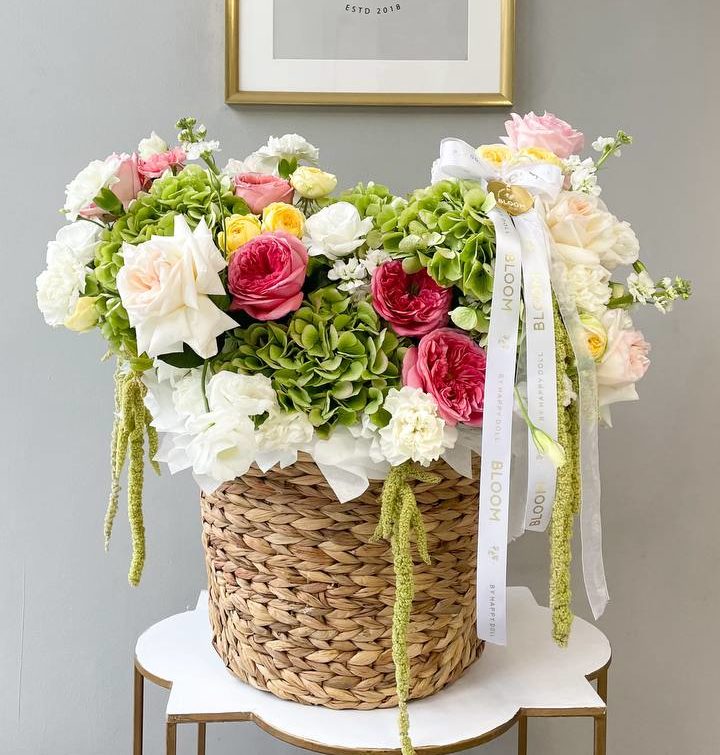 Цветочная композиция «Bloom garden basket»